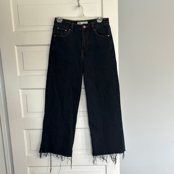 Zara Women's Frayed Hem Ankle Jeans - Picture 1 of 4